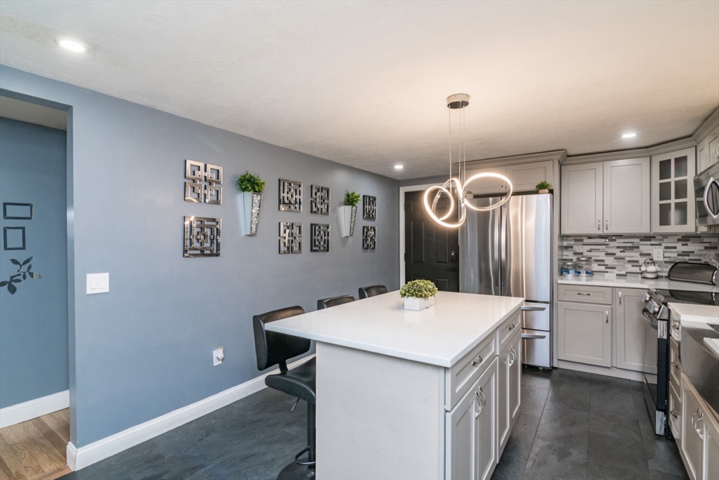 412 Granby Road South Hadley, MA 01075 - Photo 6 of 31