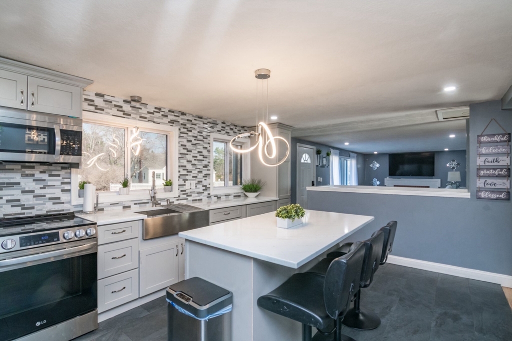 412 Granby Road South Hadley, MA 01075 - Photo 9 of 31