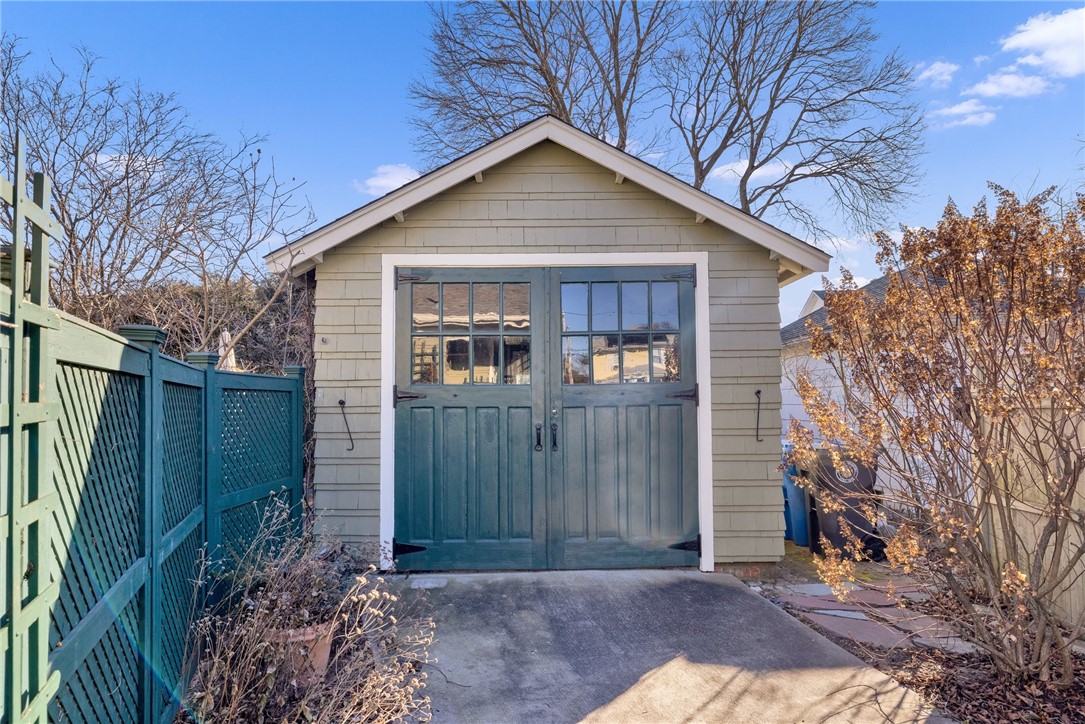 83 Friendly Road Cranston, RI 02910 - Photo 23 of 34