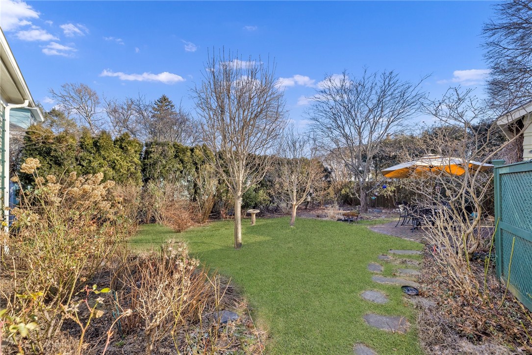 83 Friendly Road Cranston, RI 02910 - Photo 25 of 34