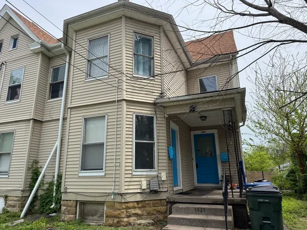 $850 | 1421 Grand Avenue, Unit 1, Davenport, IA 52803