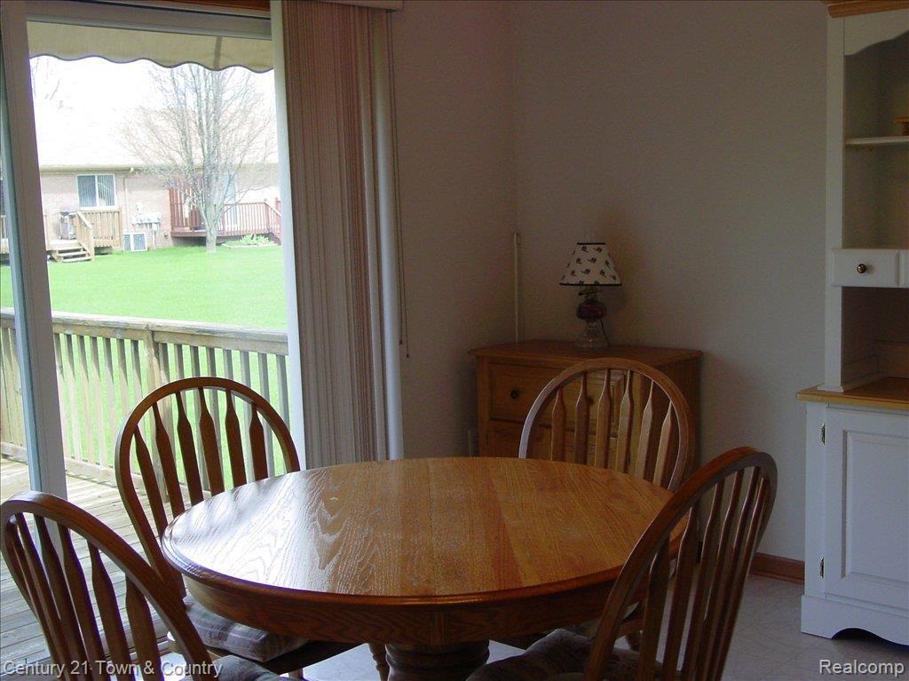 473 Victoria Lane, Unit 11 Romeo, MI 48065 - Photo 12 of 17 romeo condo 013