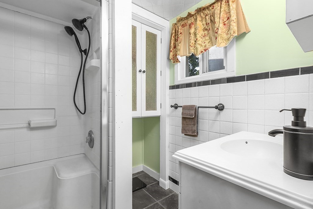 101 R Peck Street Franklin, MA 02038 - Photo 14 of 32 Gallery Image 14