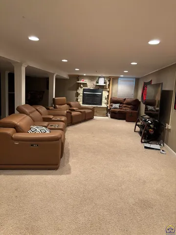 $449,900 | 930 Huntington Road, Emporia, KS 66801