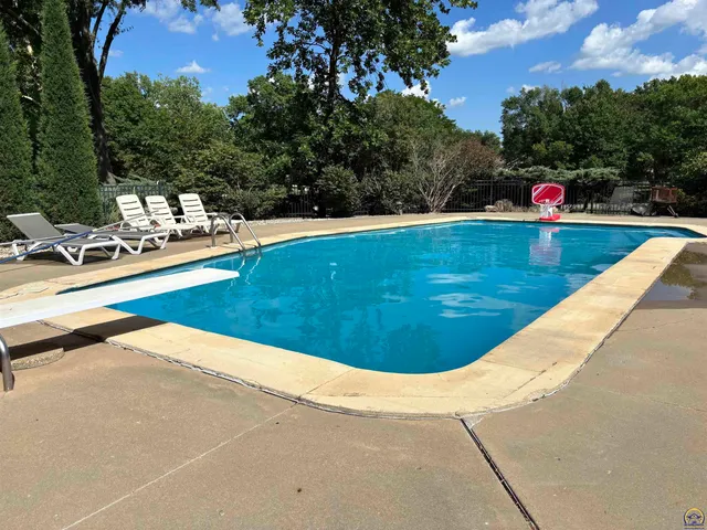 $449,900 | 930 Huntington Road, Emporia, KS 66801