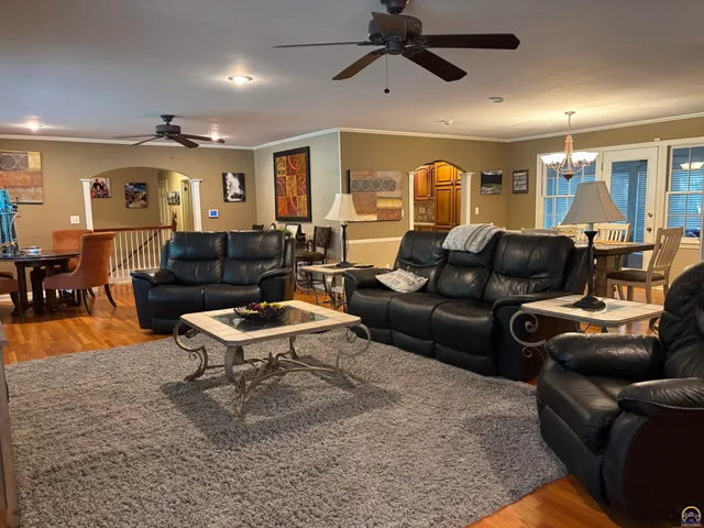 $449,900 | 930 Huntington Road, Emporia, KS 66801