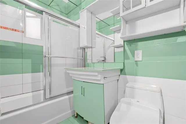 a view of entryway with a white building