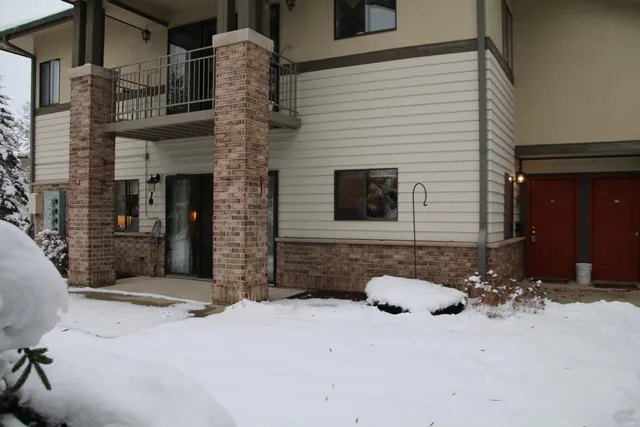 $249,900 | 500 West Bender Road, Unit 46, Glendale, WI 53217