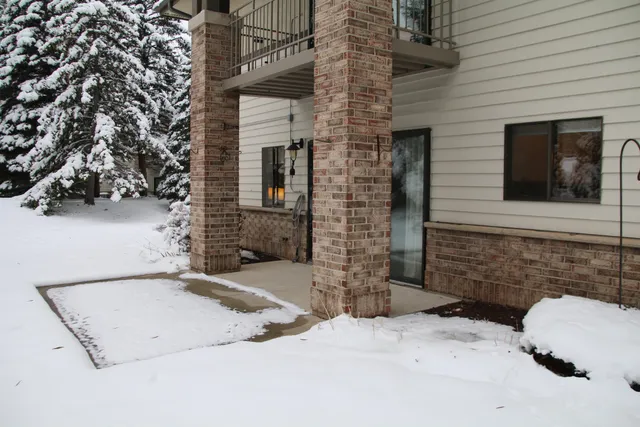 $249,900 | 500 West Bender Road, Unit 46, Glendale, WI 53217
