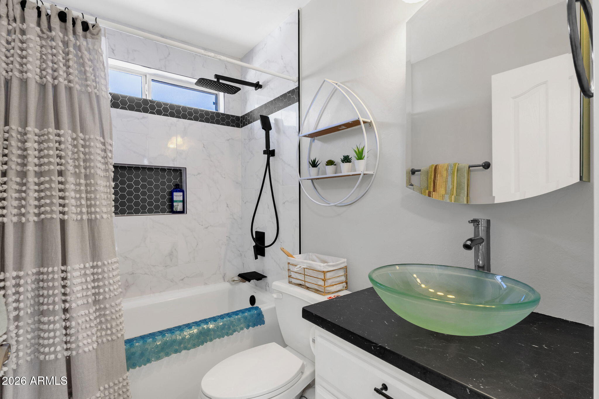 642 East El Prado Road Chandler, AZ 85225 - Photo 25 of 33 Guest Bathroom on upper level