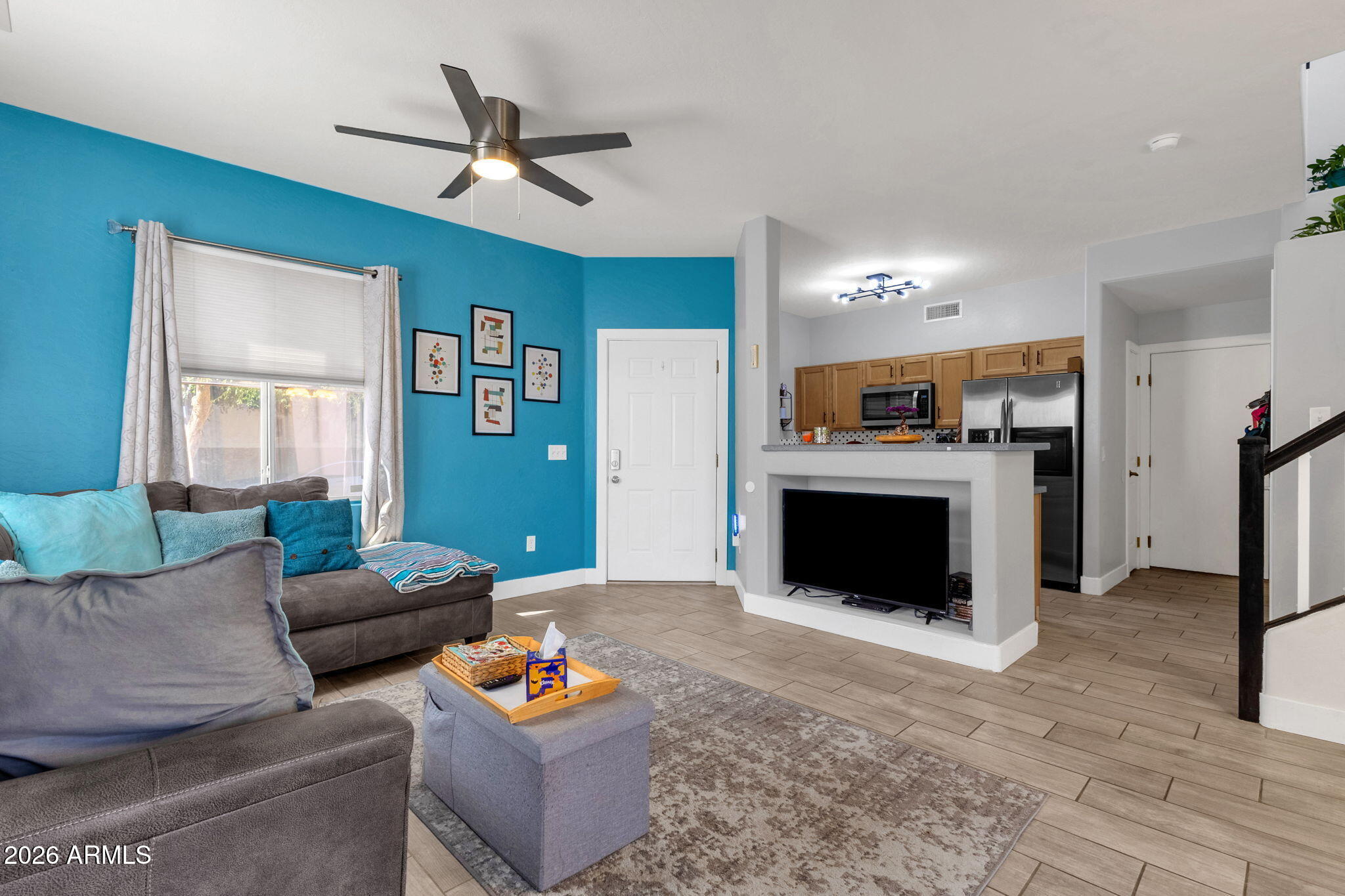 642 East El Prado Road Chandler, AZ 85225 - Photo 6 of 33 Living Room