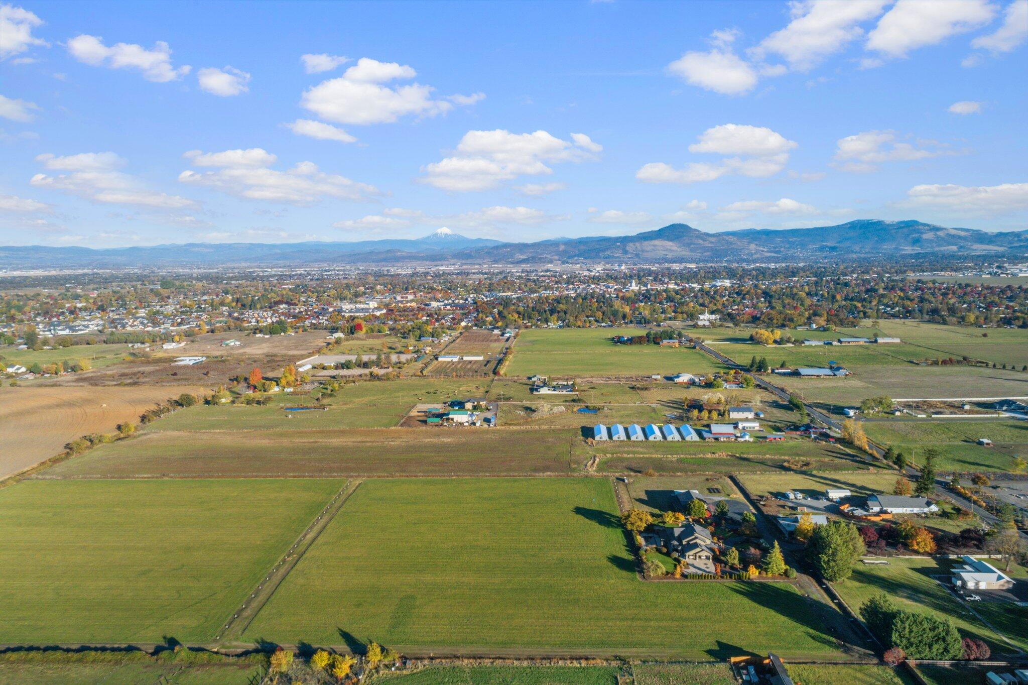3320 Taylor Road Central Point, OR 97502 - Photo 18 of 33 10-web-or-mls-DJI_0078