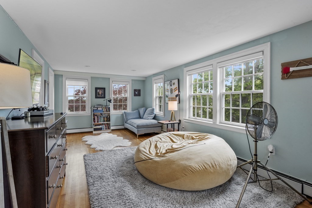49 Harbor Avenue Marblehead, MA 01945 - Photo 29 of 42 a living room with furniture and a window