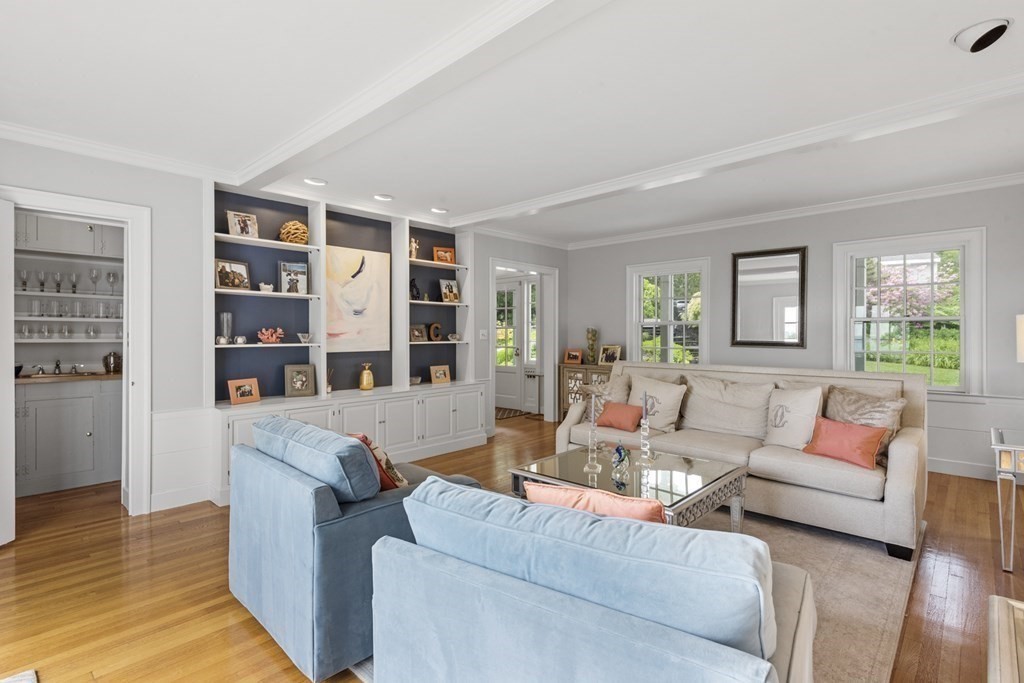 49 Harbor Avenue Marblehead, MA 01945 - Photo 10 of 42 a living room with furniture and a wooden floor