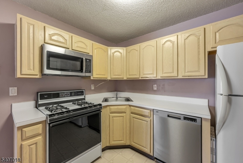 1144 Garrison Court Mahwah, NJ 07430 - Photo 14 of 31