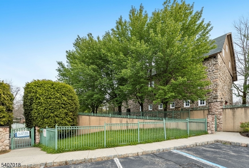 1144 Garrison Court Mahwah, NJ 07430 - Photo 24 of 31