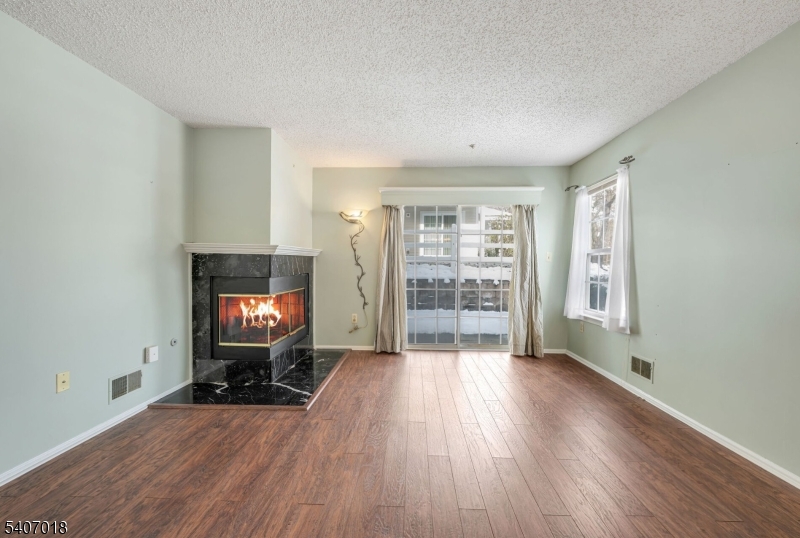 1144 Garrison Court Mahwah, NJ 07430 - Photo 9 of 31