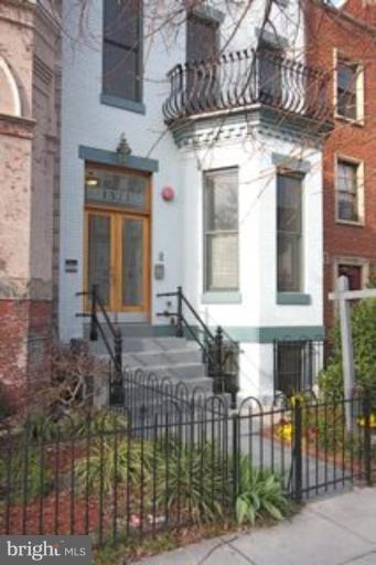 1321 R St, NW #3...home sweet home!
