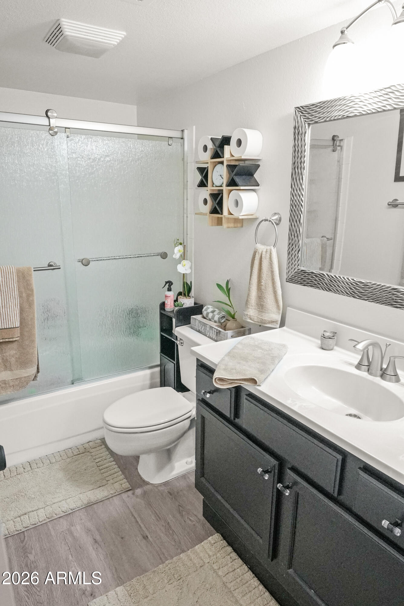 4848 West Del Rio Street Chandler, AZ 85226 - Photo 18 of 19 Guest Ensuite Bathroom