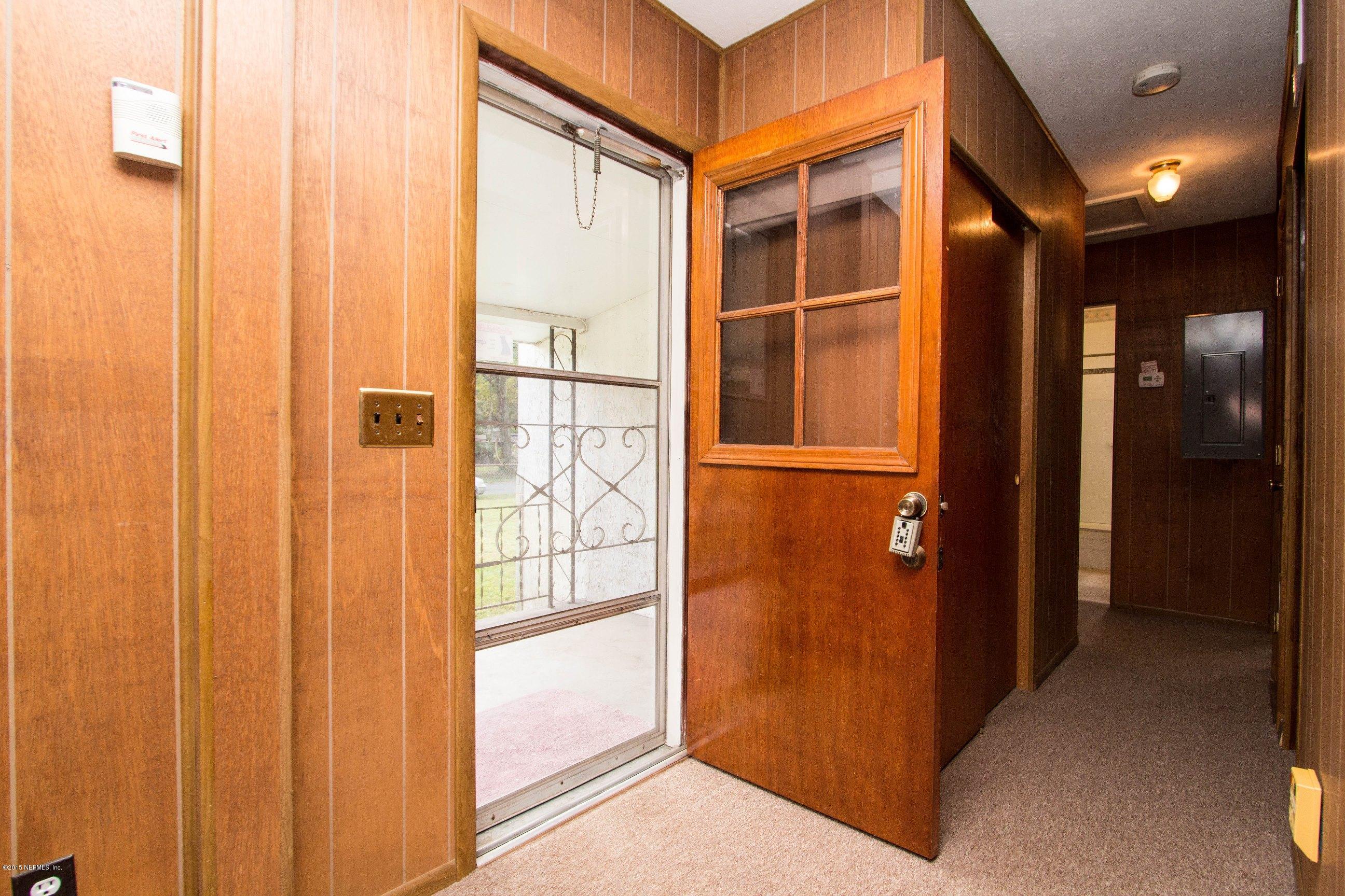 9540 Melvina Road Jacksonville, FL 32257 - Photo 5 of 22 CFoyer