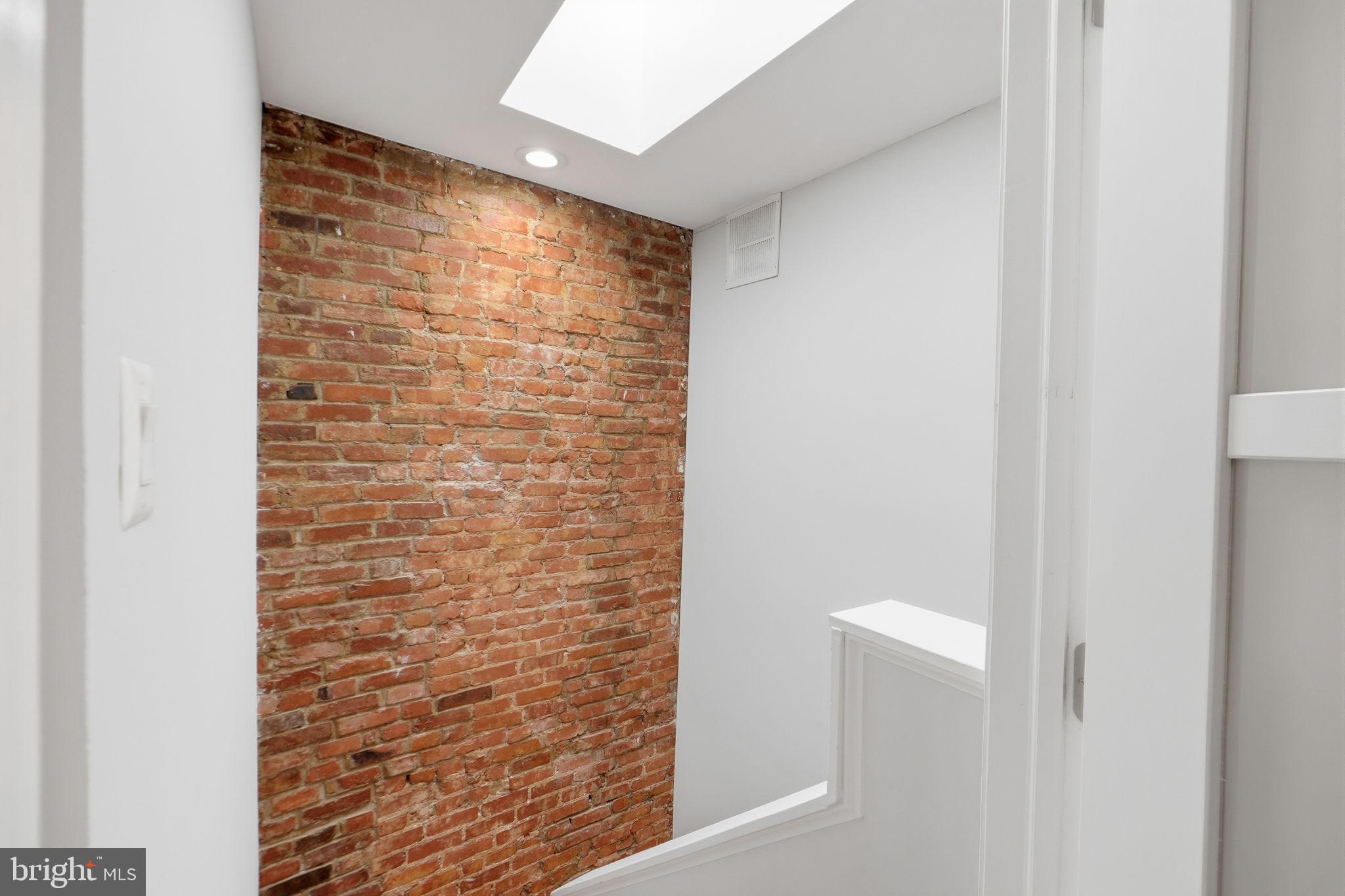 1433 W Street Northwest Washington, DC 20009 - Photo 19 of 36