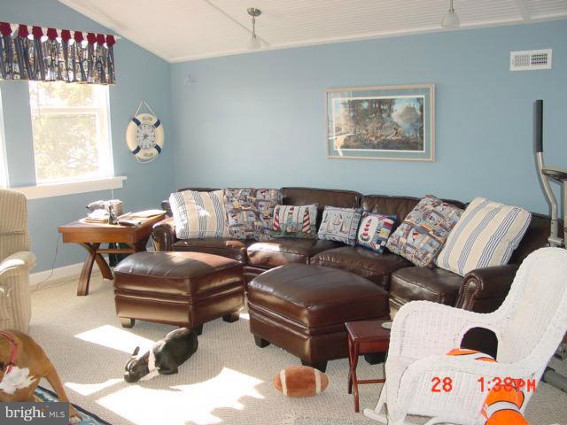 411 Walnut Grove Road Baltimore, MD 21221 - Photo 27 of 30 Living Room