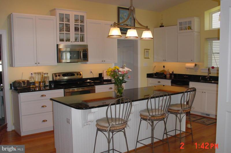411 Walnut Grove Road Baltimore, MD 21221 - Photo 4 of 30 Kitchen