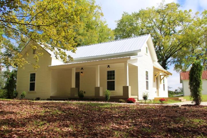 1001 Ben Collier Road Charlotte, TN 37036 - Photo 1 of 17 Gallery Image 1