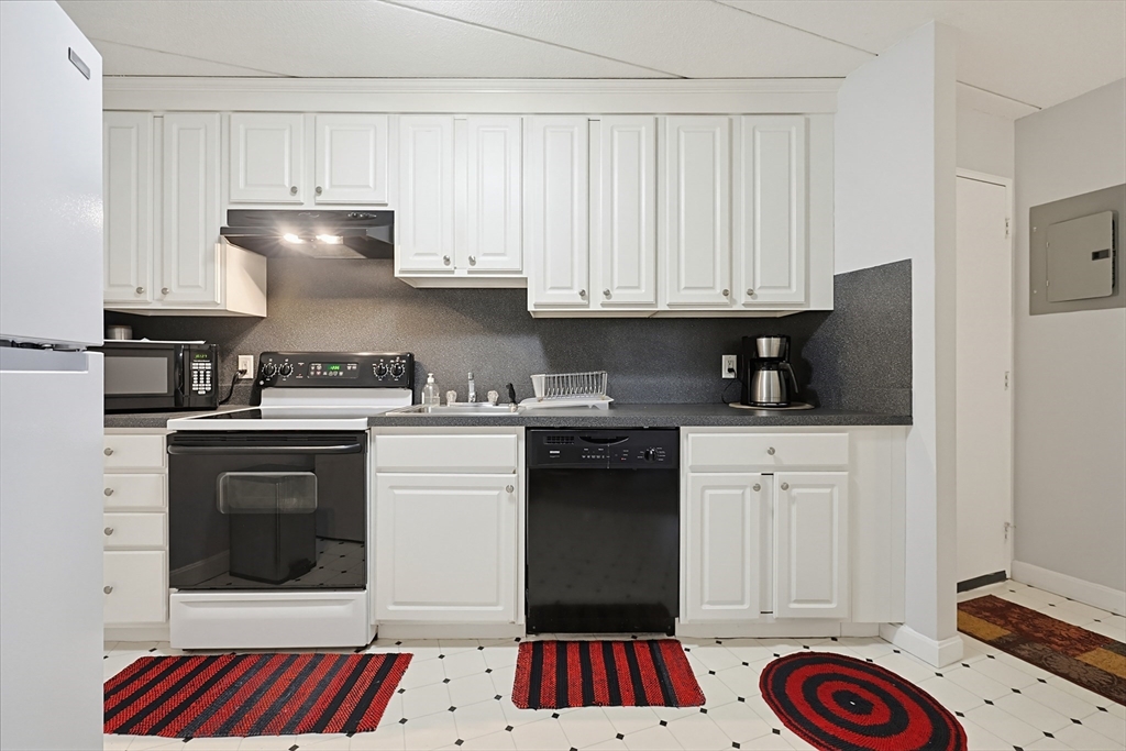 147 Turner Road, Unit 73 Holliston, MA 01746 - Photo 8 of 27