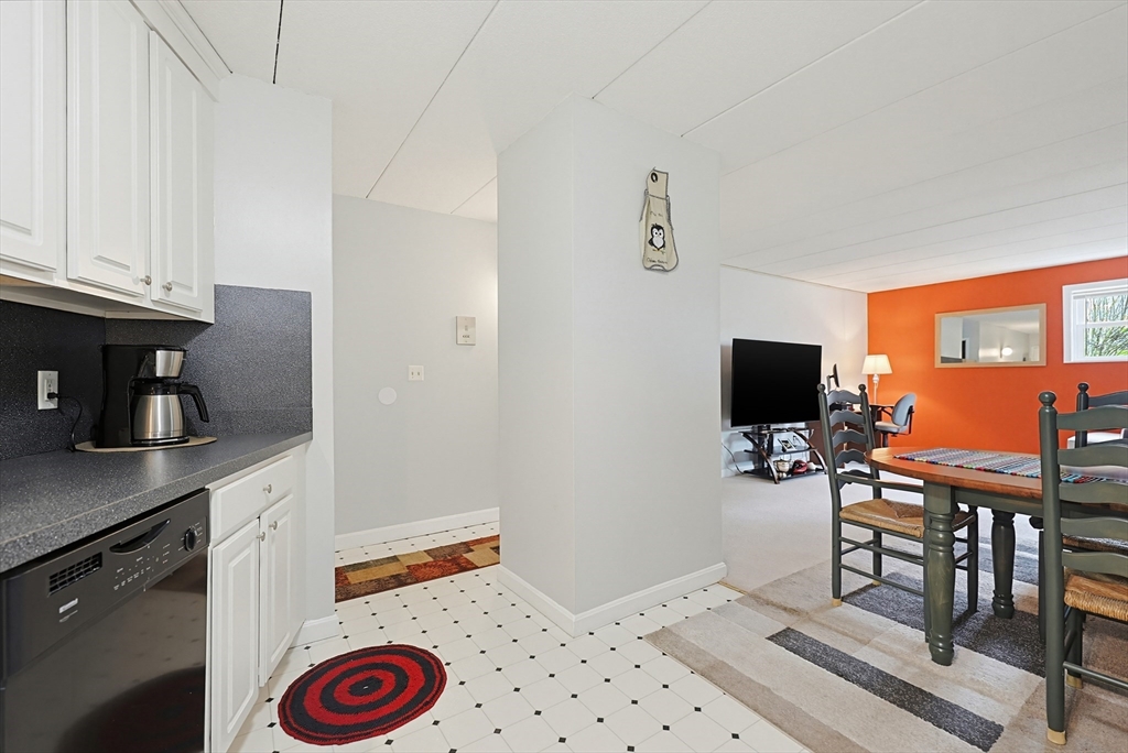 147 Turner Road, Unit 73 Holliston, MA 01746 - Photo 9 of 27