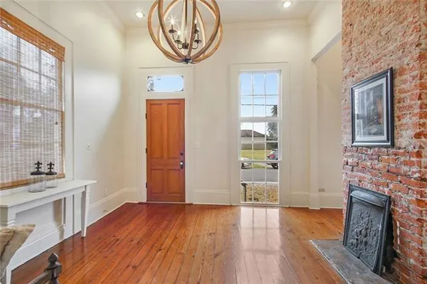 $3,300 | 3639 Annunciation Street, New Orleans, LA 70115