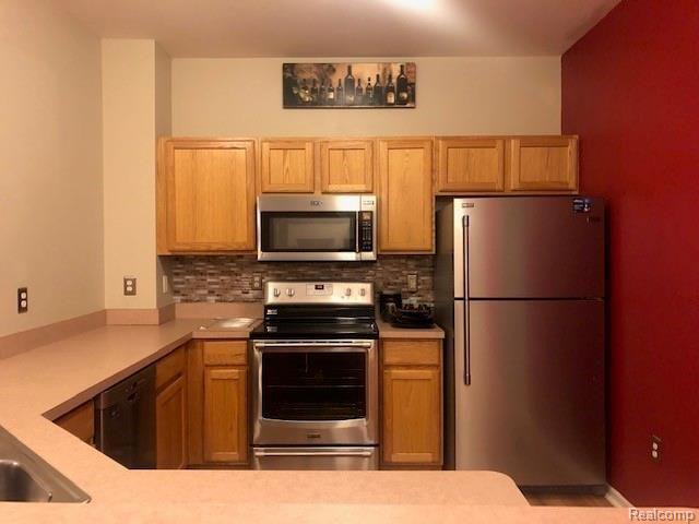 20108 Rodeo Court, Unit 123 Southfield, MI 48075 - Photo 7 of 20 Rodeo - Kitchen View 1 1.jpg