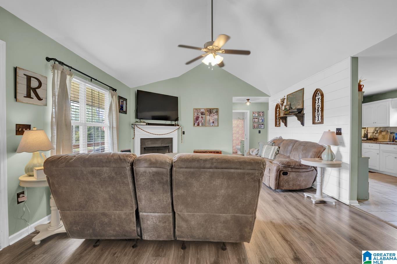 420 Quail Hollow Road Warrior, AL 35180 - Photo 4 of 29