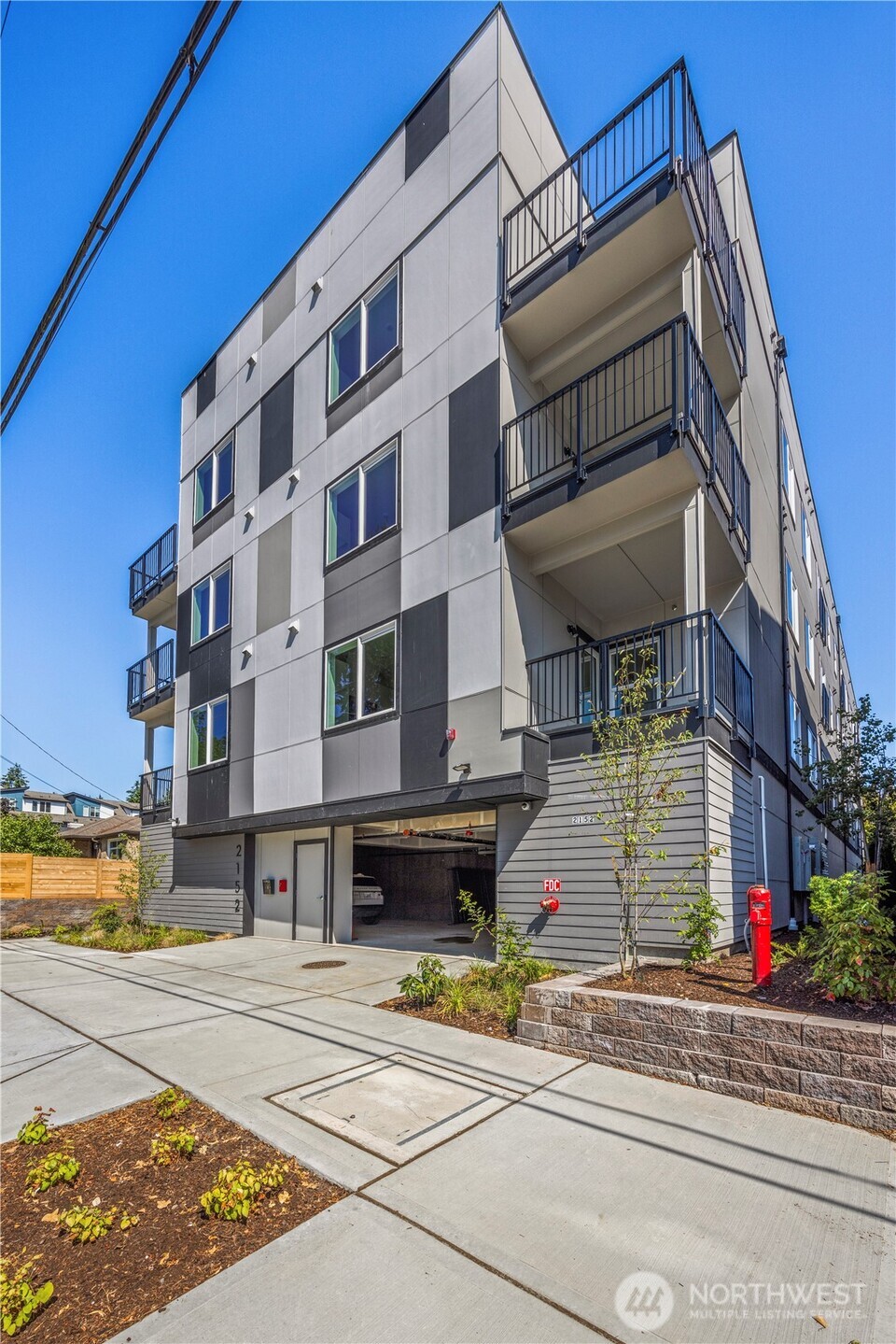 2152 North 185th Street Shoreline, WA 98133 - Photo 25 of 40 a front view of a building