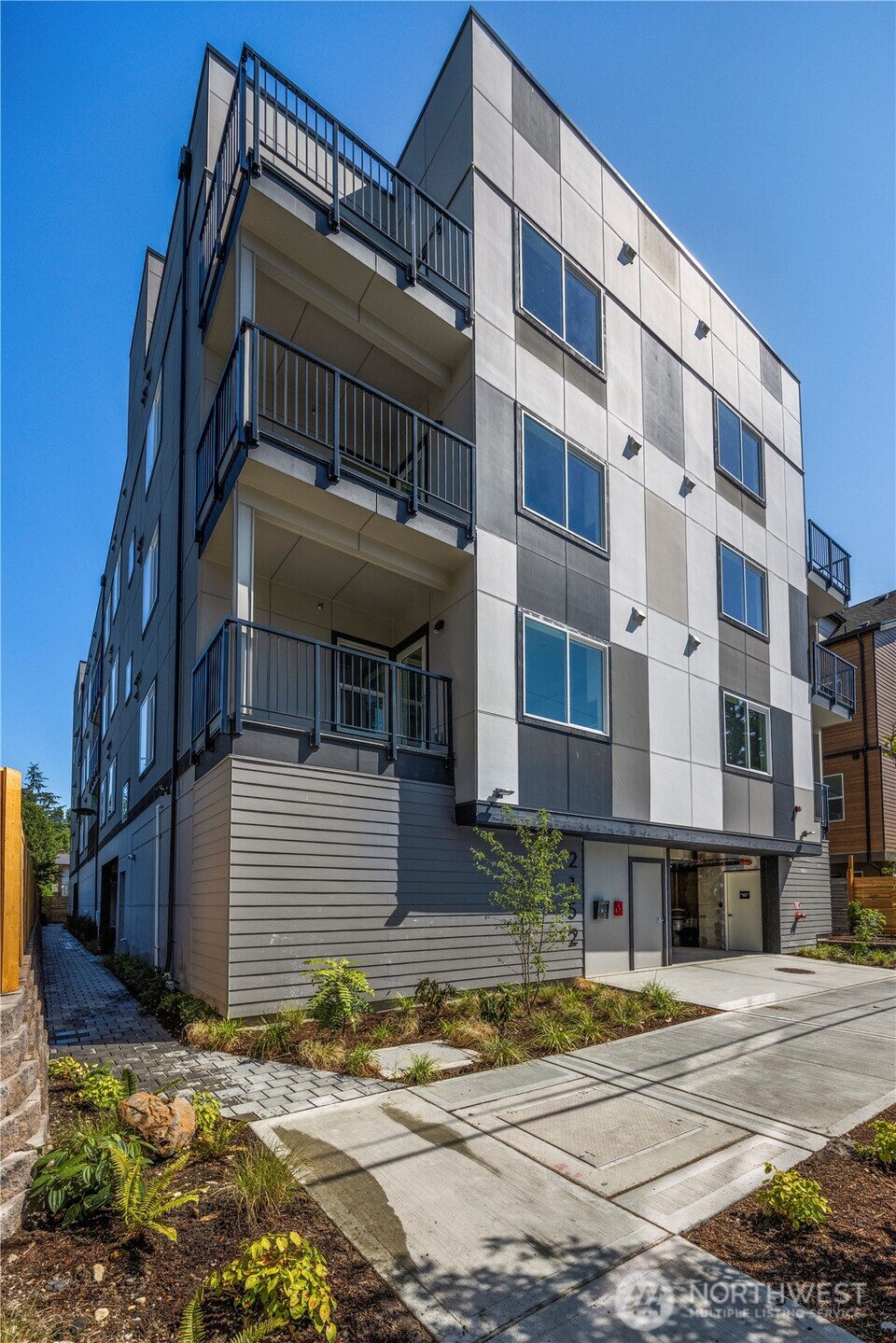 2152 North 185th Street Shoreline, WA 98133 - Photo 3 of 40 a front view of a building