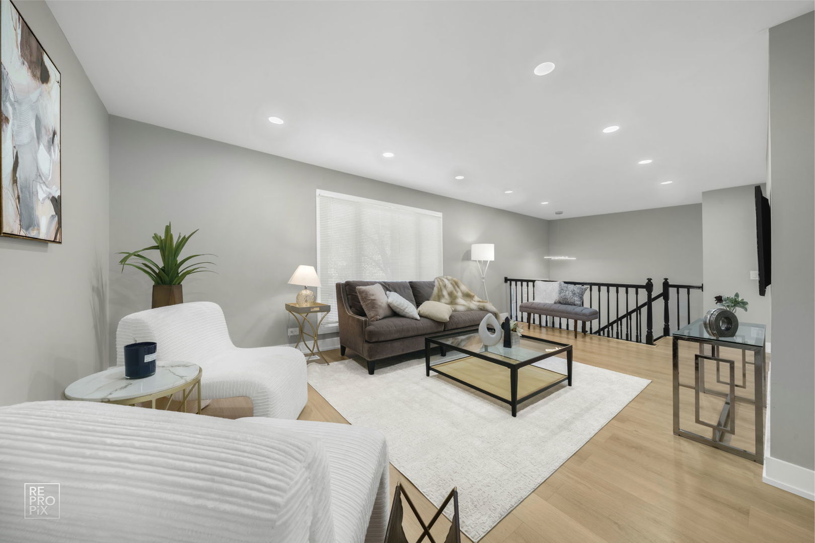 158 Hastings Mill Road Streamwood, IL 60107 - Photo 2 of 10