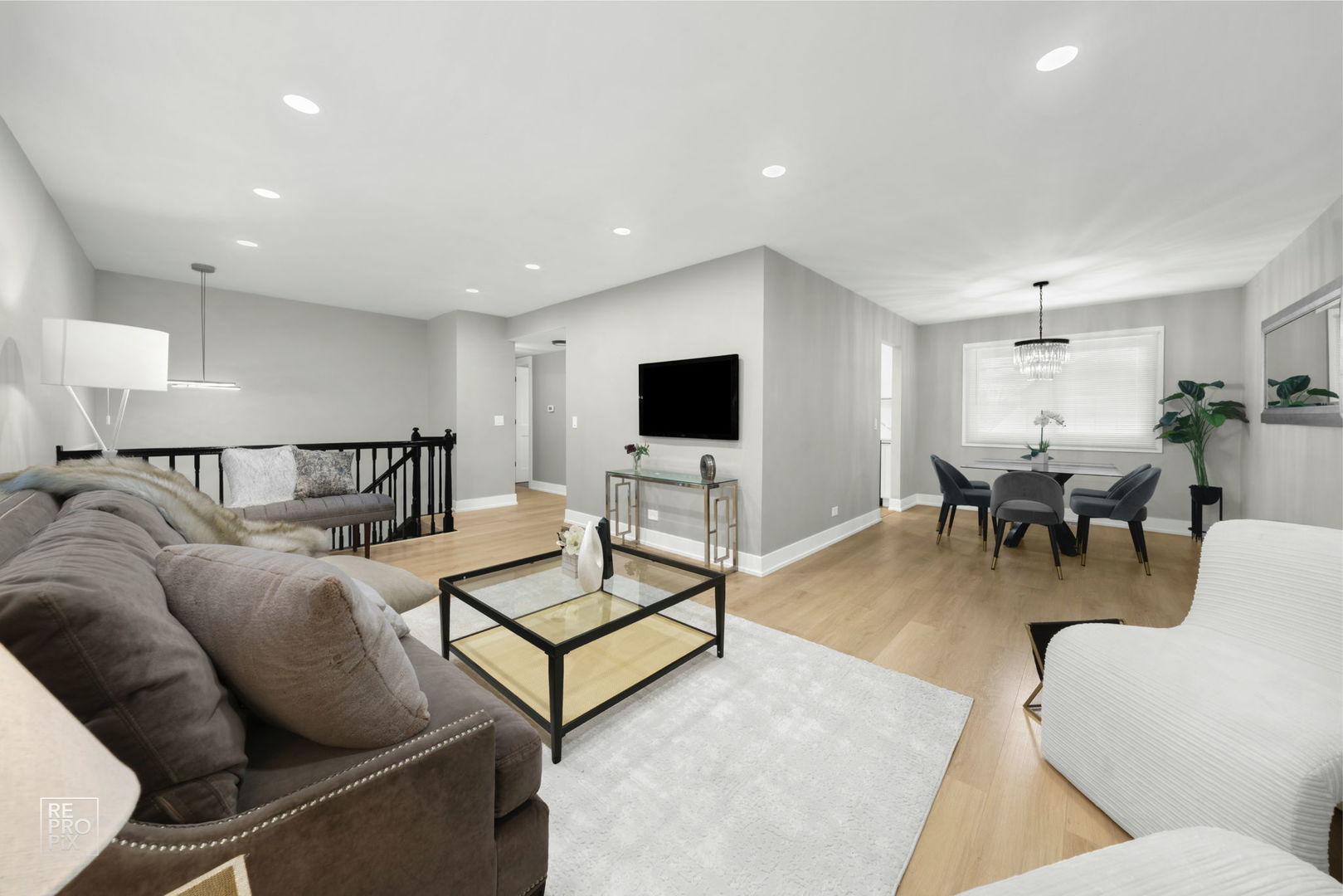 158 Hastings Mill Road Streamwood, IL 60107 - Photo 3 of 10