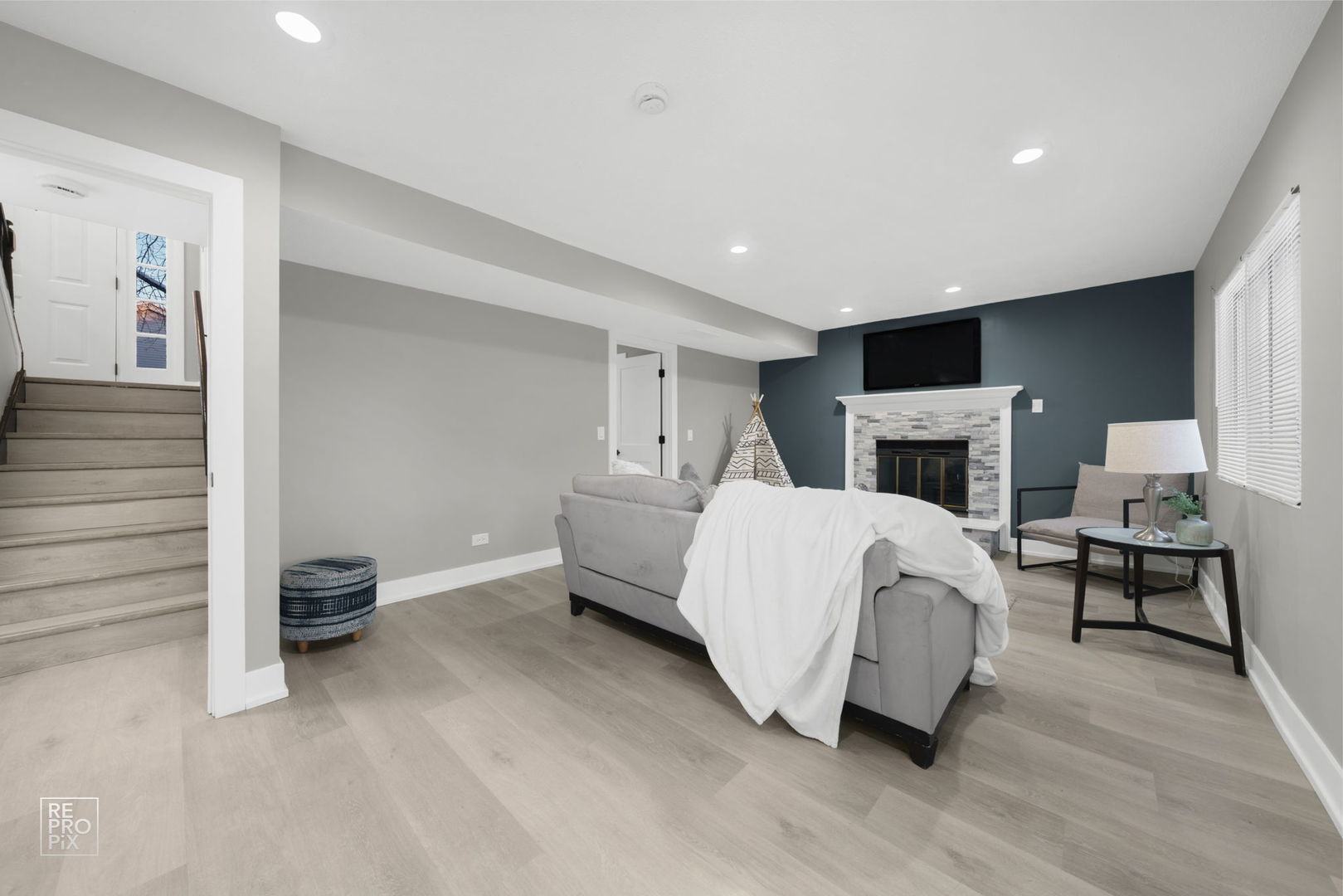 158 Hastings Mill Road Streamwood, IL 60107 - Photo 9 of 10