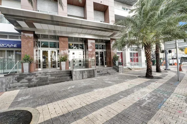 $3,200 | 244 Biscayne Boulevard, Unit 2005, Miami, FL 33132