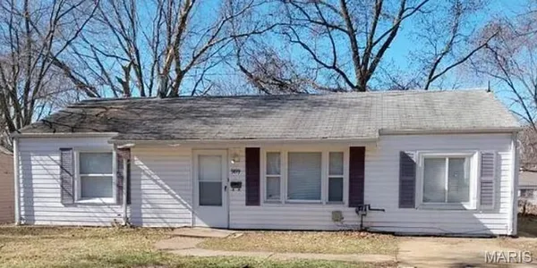 $1,500 | 9819 Vickie Place, St. Louis, MO 63136