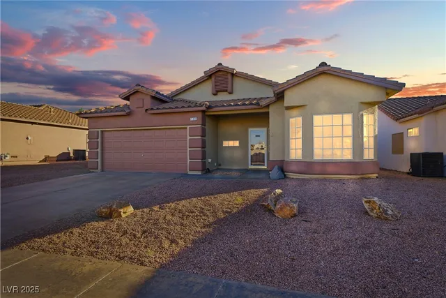 $2,100 | 533 Coolidge Avenue, Henderson, NV 89015