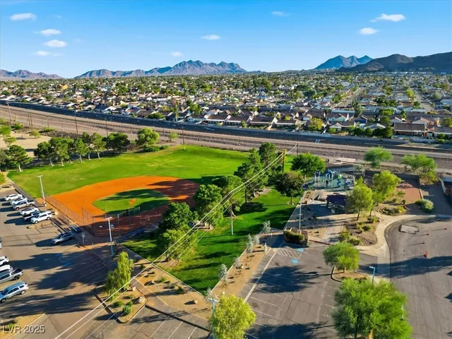 $2,100 | 533 Coolidge Avenue, Henderson, NV 89015