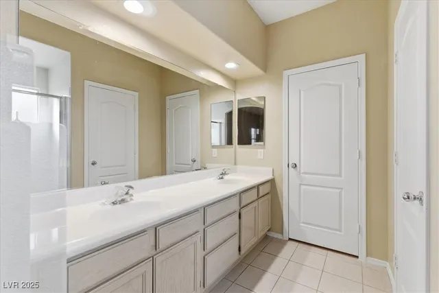 $2,100 | 533 Coolidge Avenue, Henderson, NV 89015