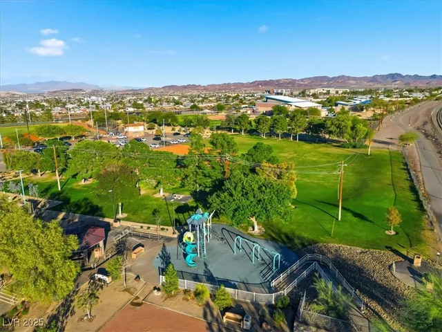 $2,100 | 533 Coolidge Avenue, Henderson, NV 89015