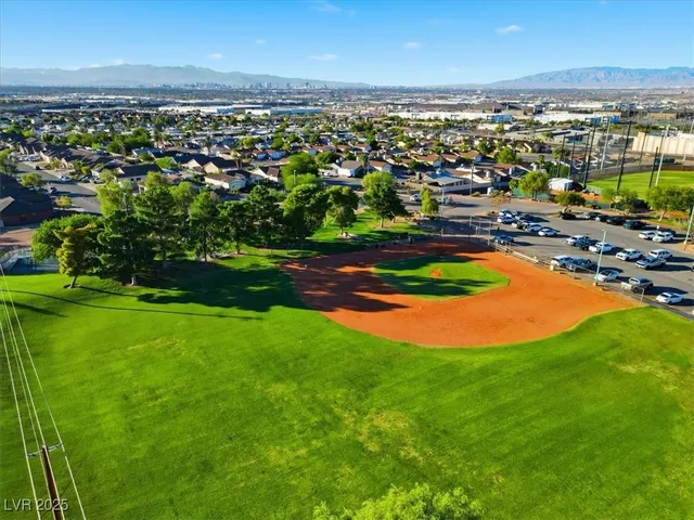 $2,100 | 533 Coolidge Avenue, Henderson, NV 89015