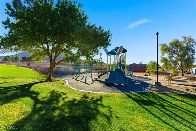 $2,100 | 533 Coolidge Avenue, Henderson, NV 89015