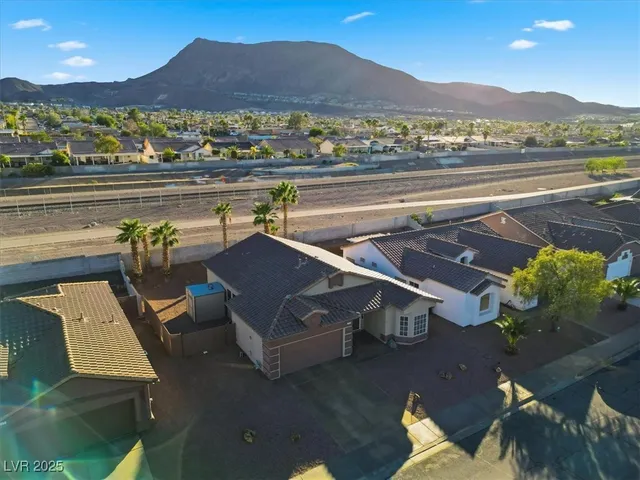 $2,100 | 533 Coolidge Avenue, Henderson, NV 89015