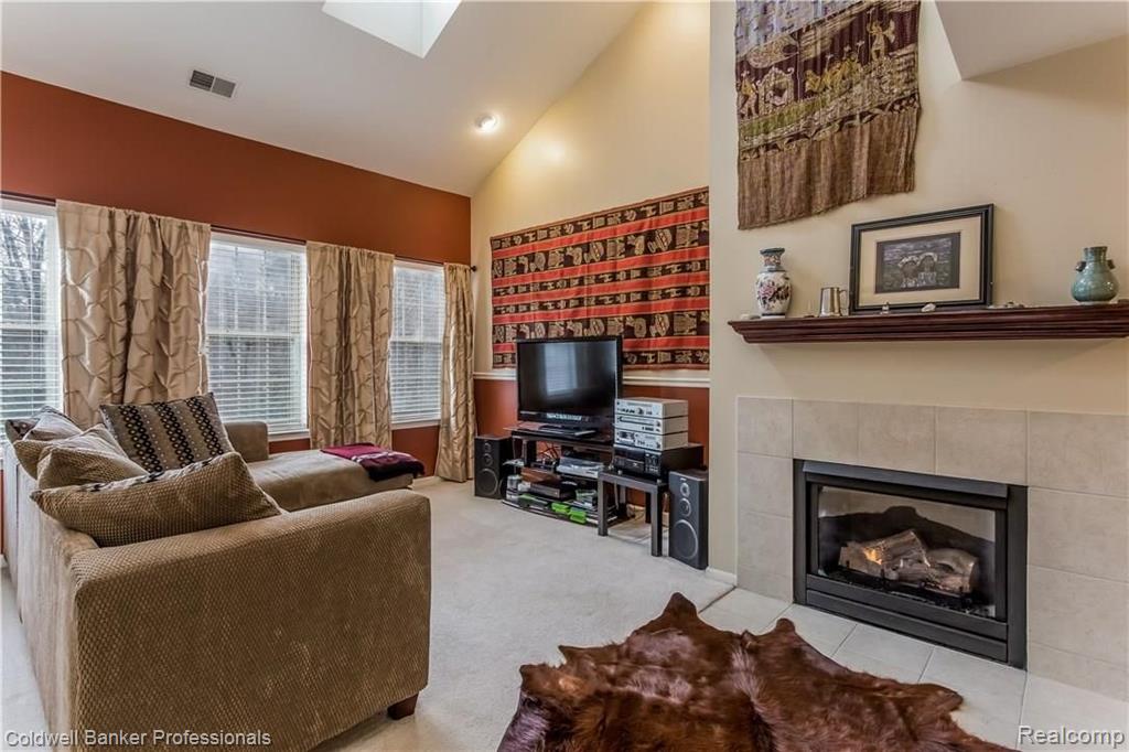 16894 Farmington Road, Unit 41 Livonia, MI 48154 - Photo 5 of 32