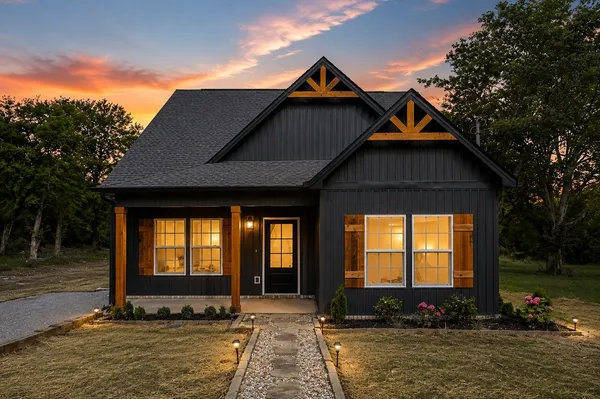 $334,900 | 224 Hickory Avenue, Lewisburg, TN 37091