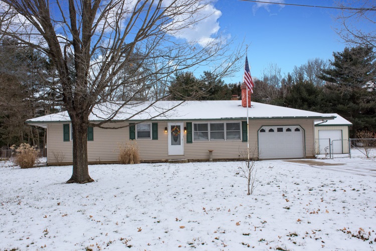 54611 Clover Road Mishawaka, IN 46545 - Photo 1 of 22